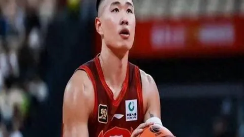 奥兰多魔术激战多伦多猛龙，巅峰对决再掀篮球狂潮！